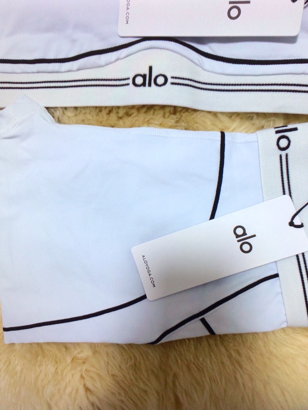 ALO Yoga White Sports Bra with Legging Set White - Picture 5 of 7